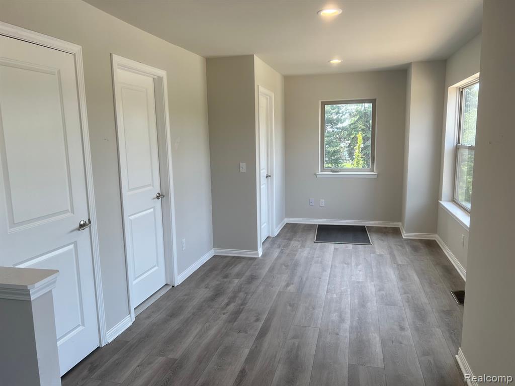 4128 SECLUDED PINES DR, Sterling Heights, MI 48314 — Photo 10