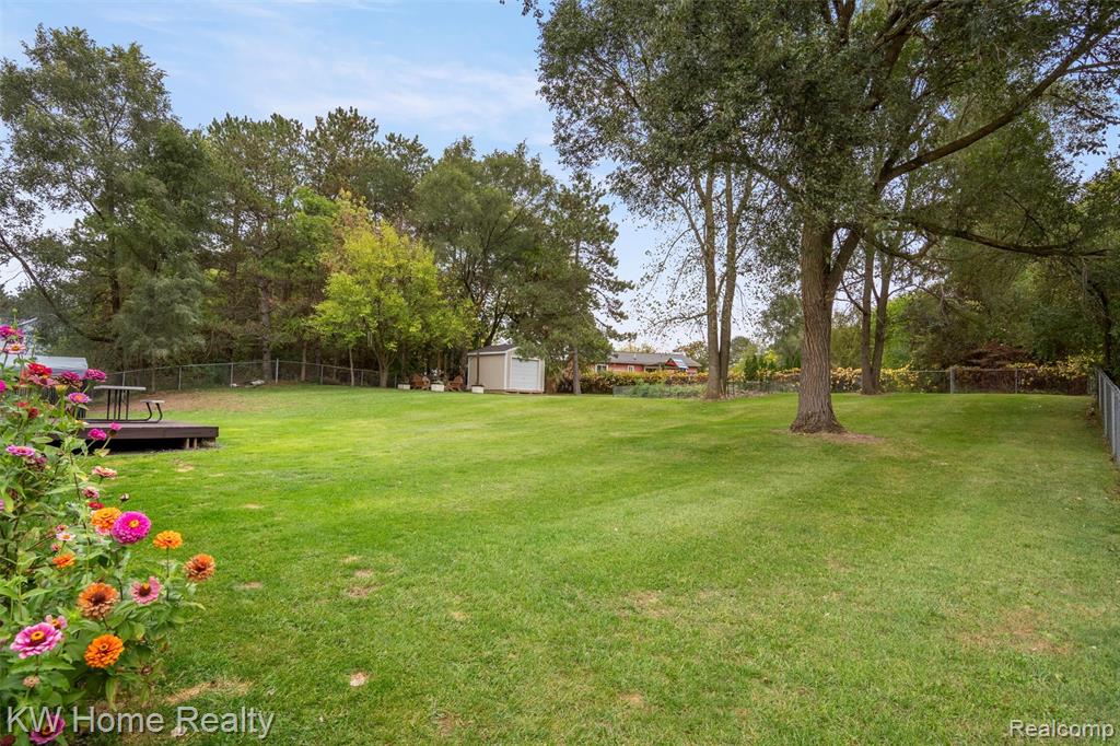 500 Clearwater Drive, Perry, MI 48872 — Photo 45