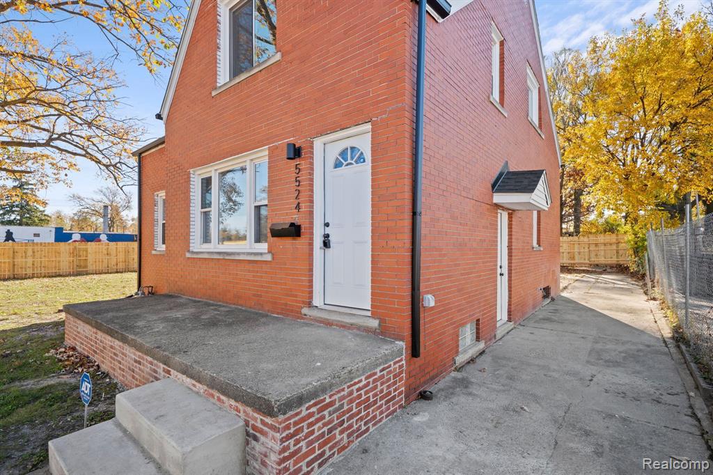 5524 E 7 MILE Road, Detroit, MI 48234 — Photo 2