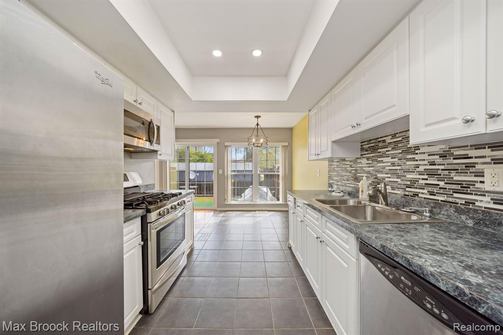 25260 GREENBROOKE #14 Drive, Southfield, MI 48033 — Photo 10