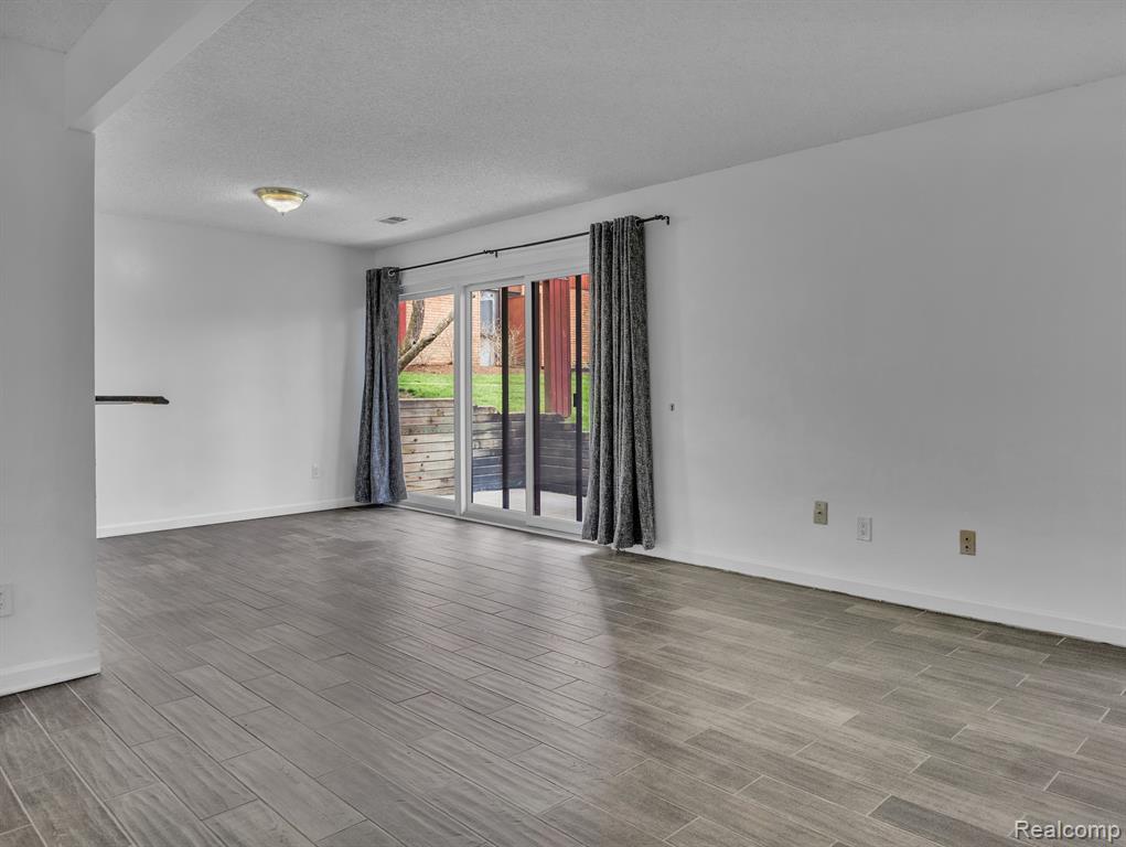 2401 PACKARD Street, 31D, Ann Arbor, MI 48104 — Photo 7
