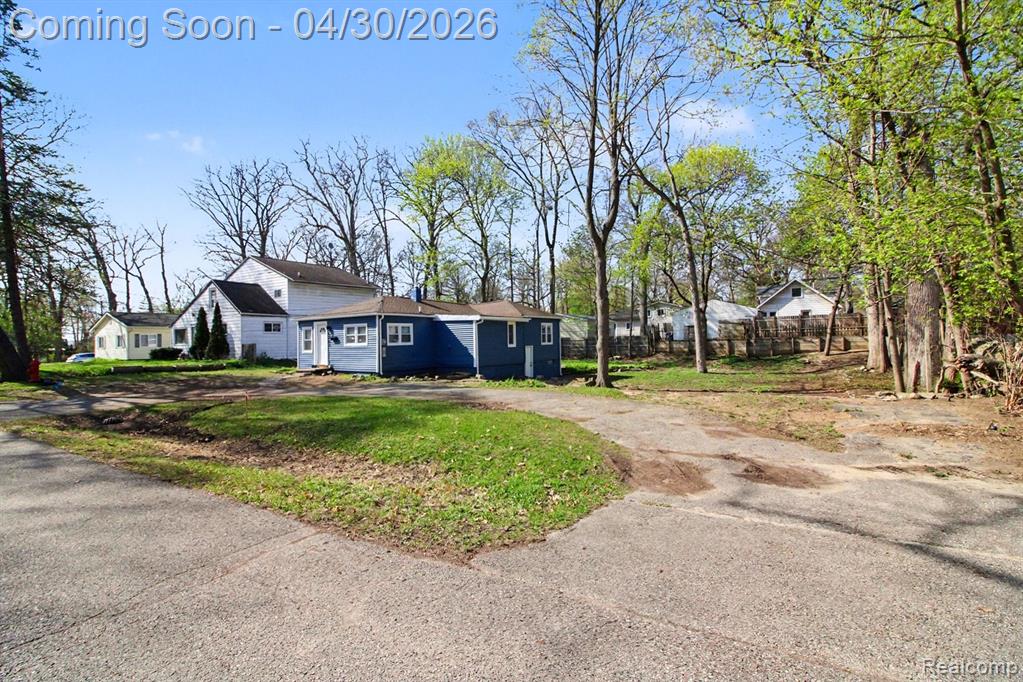6366 Dellwood Drive, Waterford, MI 48329 — Photo 17