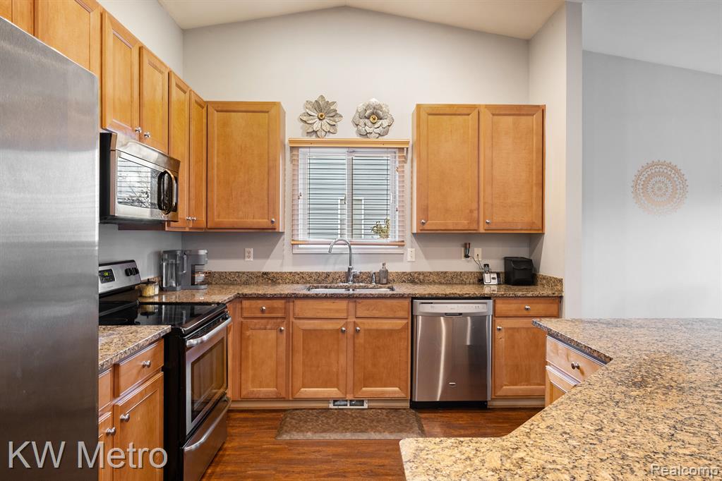 5506 Still Meadow Lane, Grand Blanc, MI 48439 — Photo 9