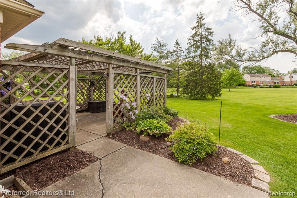 41130 WHITE HAVEN Court, Northville, MI 48168 — Photo 5