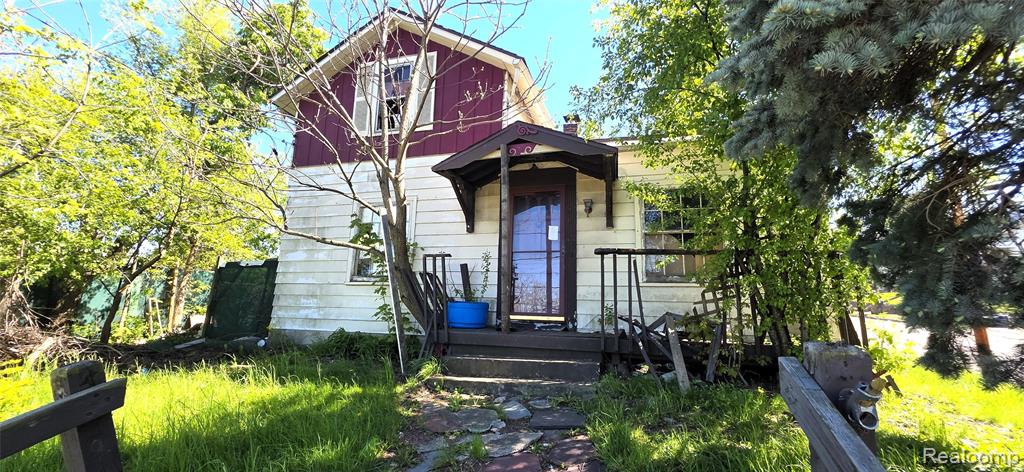 2015 W Court Street, Flint, MI 48503