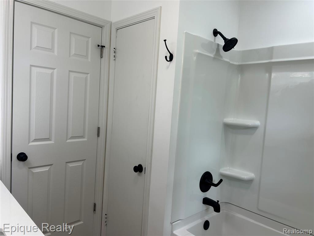 875 S Airport Road, Saginaw, MI 48601 — Photo 23