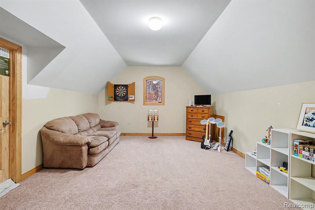 10151 Walnut Shores Drive, Fenton, MI 48430 — Photo 14