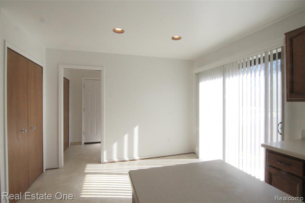 4458 Southmoor Lane, West Bloomfield, MI 48323 — Photo 9