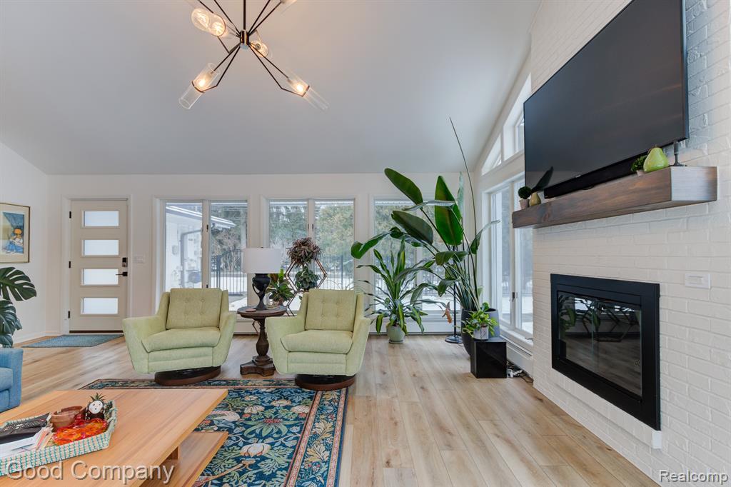 805 N Pemberton Road, Bloomfield Hills, MI 48302 — Photo 42