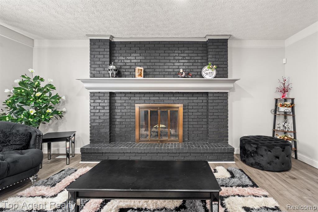 4238 GLOUCESTER Drive, Sterling Heights, MI 48310 — Photo 4