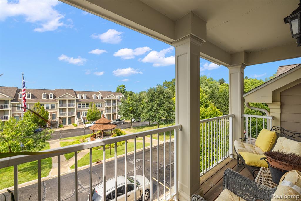 140 PARK GREEN Drive, Lake Orion, MI 48362 — Photo 37