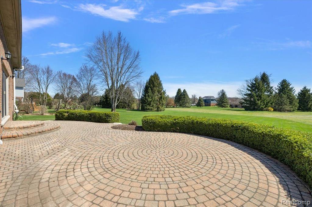 8449 S SHORE Drive, Clarkston, MI 48348 — Photo 16