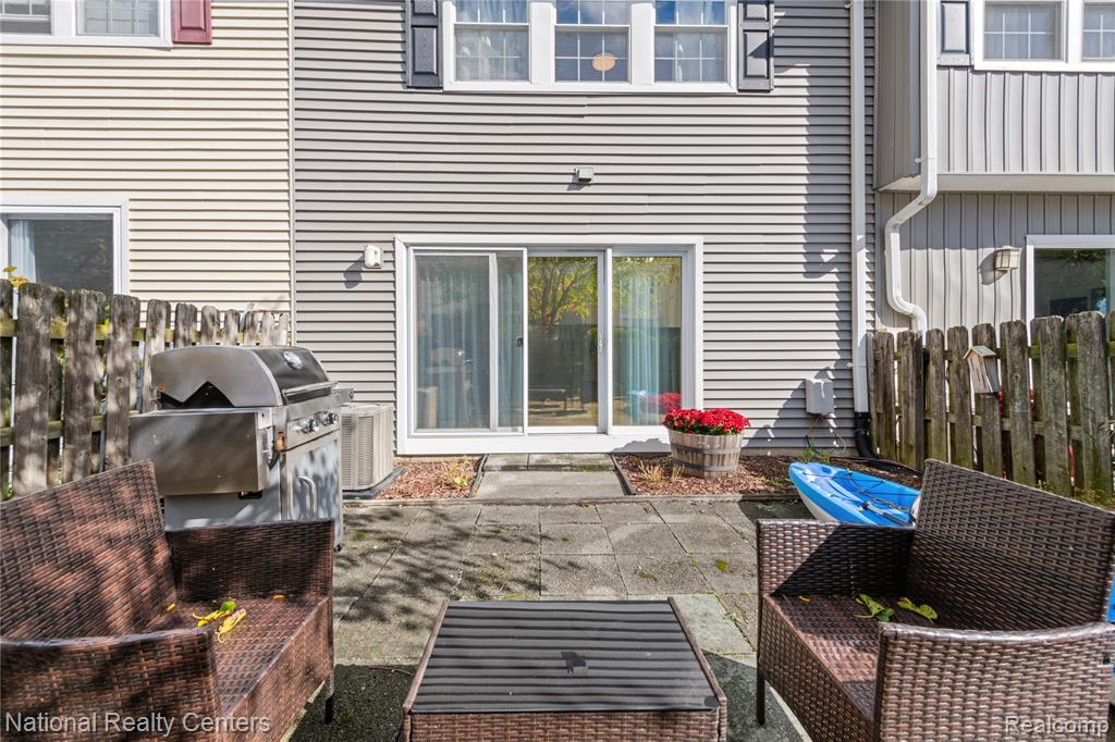 41333 Lagoon Court, Wayne, MI 48167 — Photo 24
