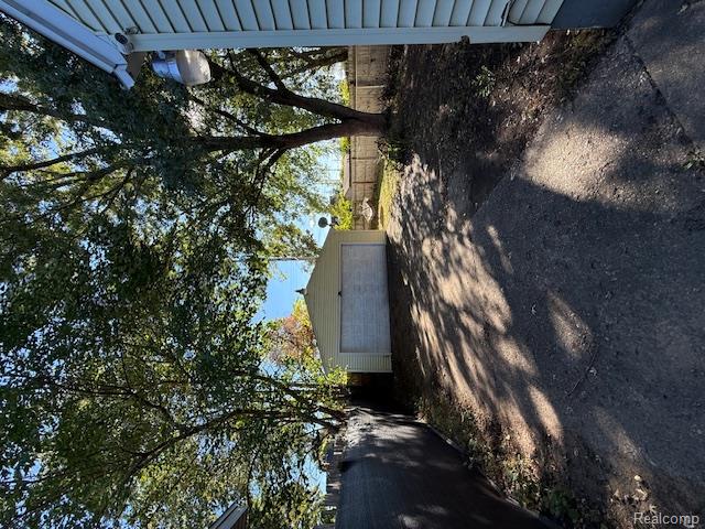 526 McKeighan Avenue, Flint, MI 48507 — Photo 43