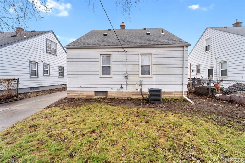 29191 Barton Street, Garden City, MI — Photo 19