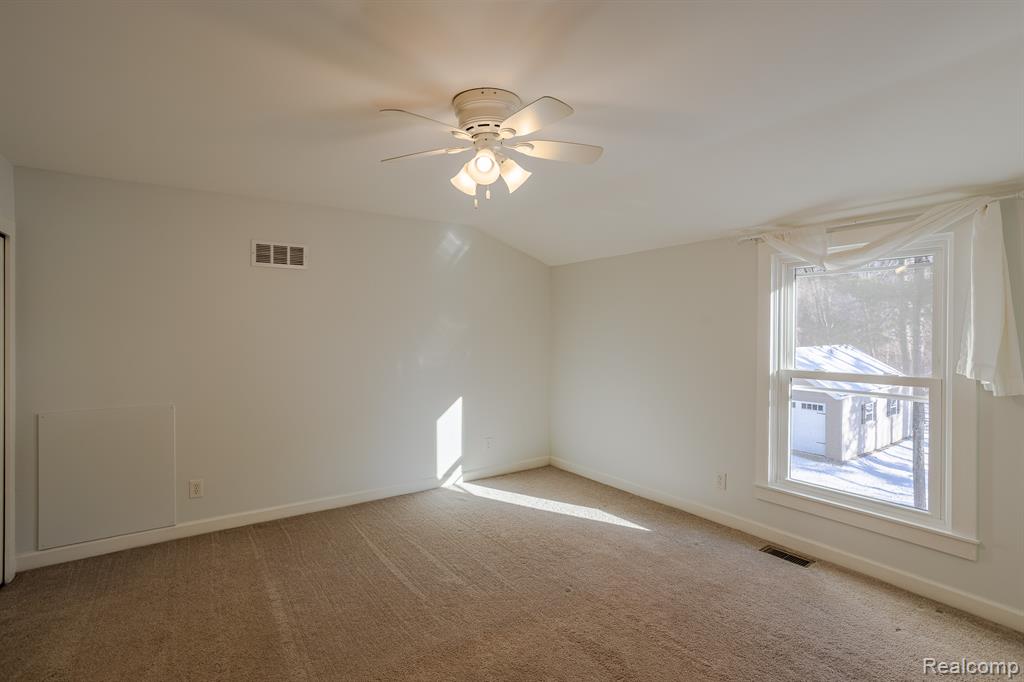 800 Grampian Avenue, Lake Orion, MI 48362 — Photo 31