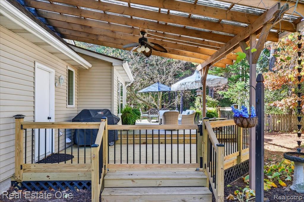 693 Knibbe Road, Lake Orion, MI 48362 — Photo 10