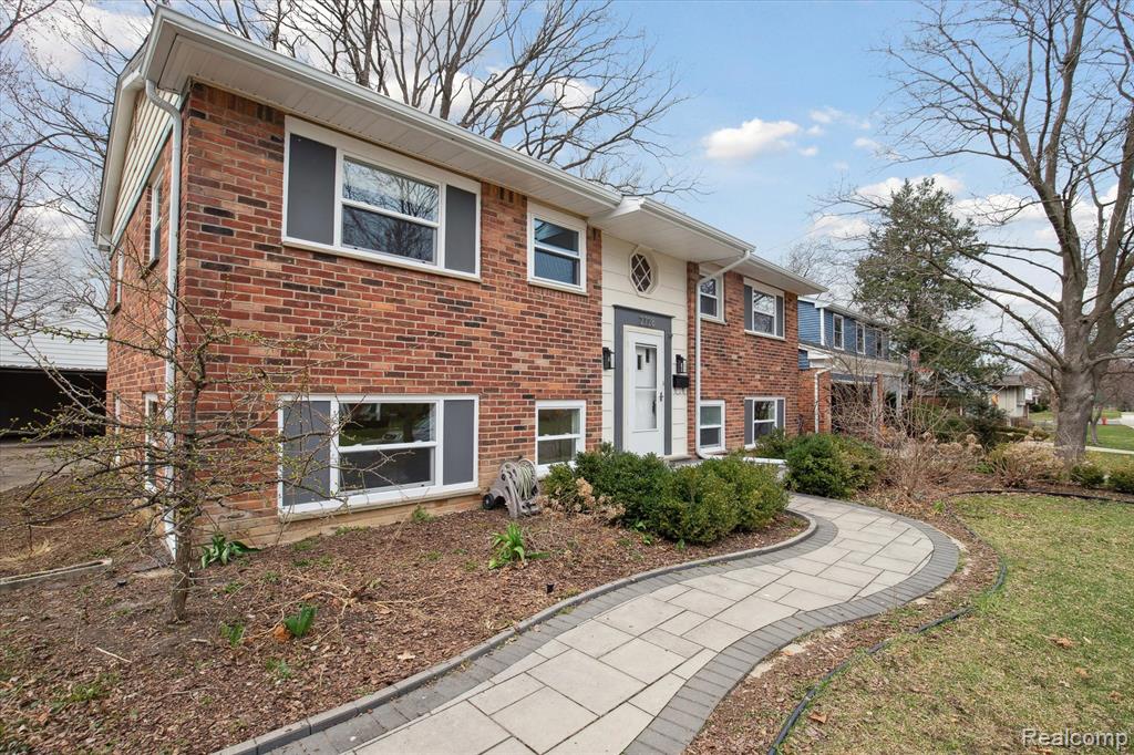 2728 Yost Boulevard - Photo 2