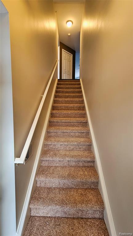 6203 Jasmine Drive, Walled Lake, MI 48390 — Photo 2