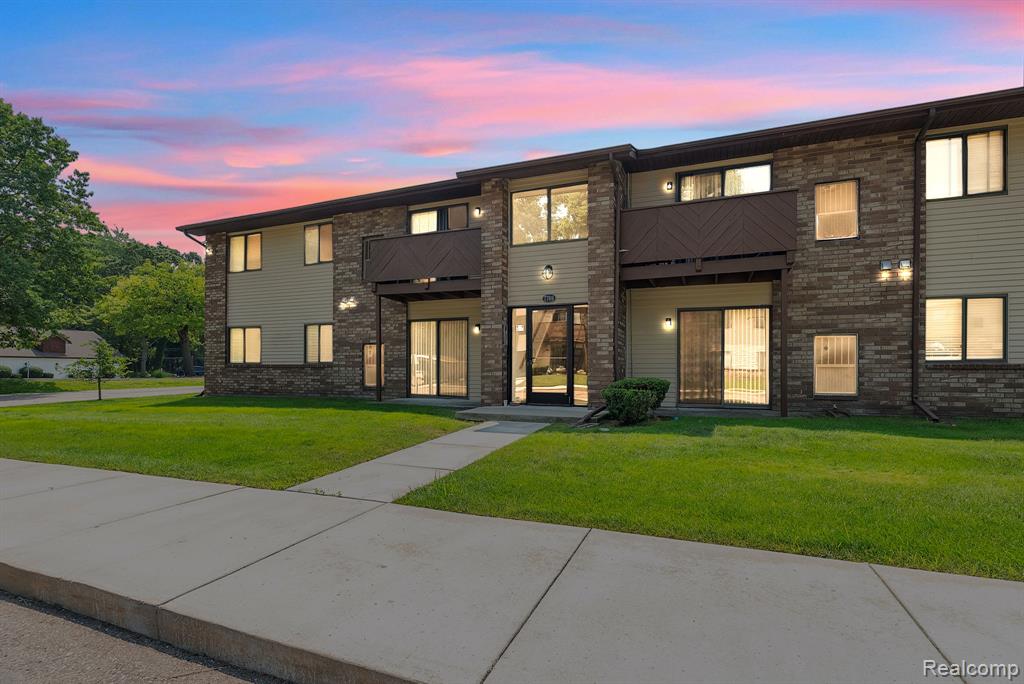 7769 Manor Circle, Westland, MI — front exterior