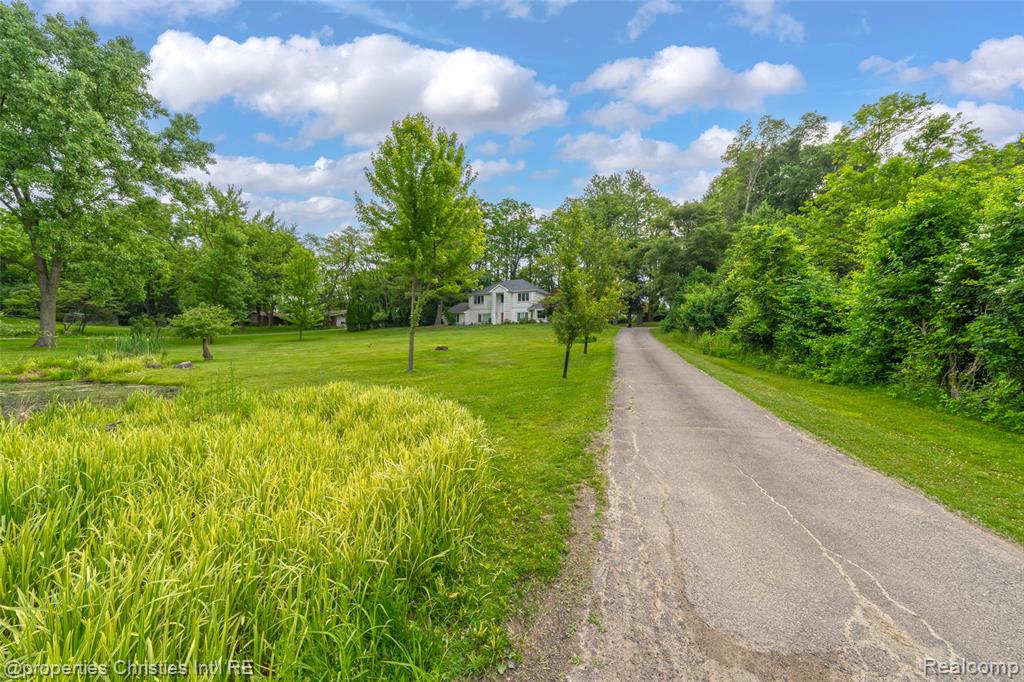 6663 Bloomfield Lane, West Bloomfield, MI — Photo 42