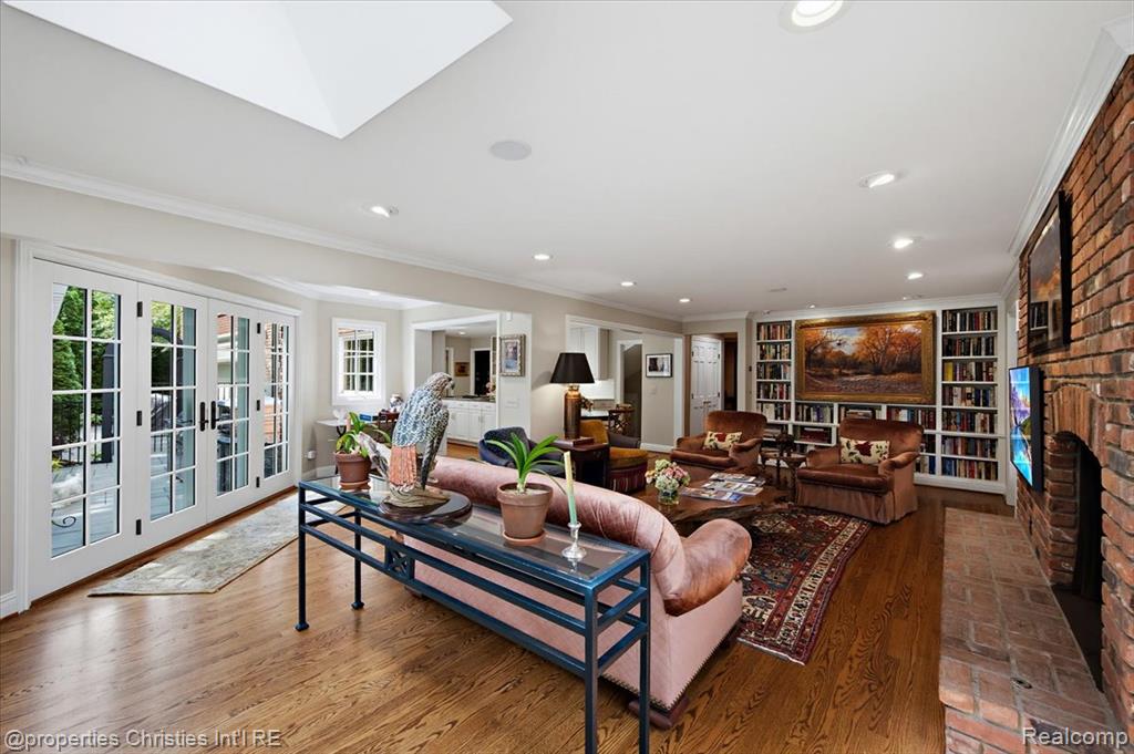 950 E Glengarry Circle, Bloomfield Hills, MI 48301 — Photo 18