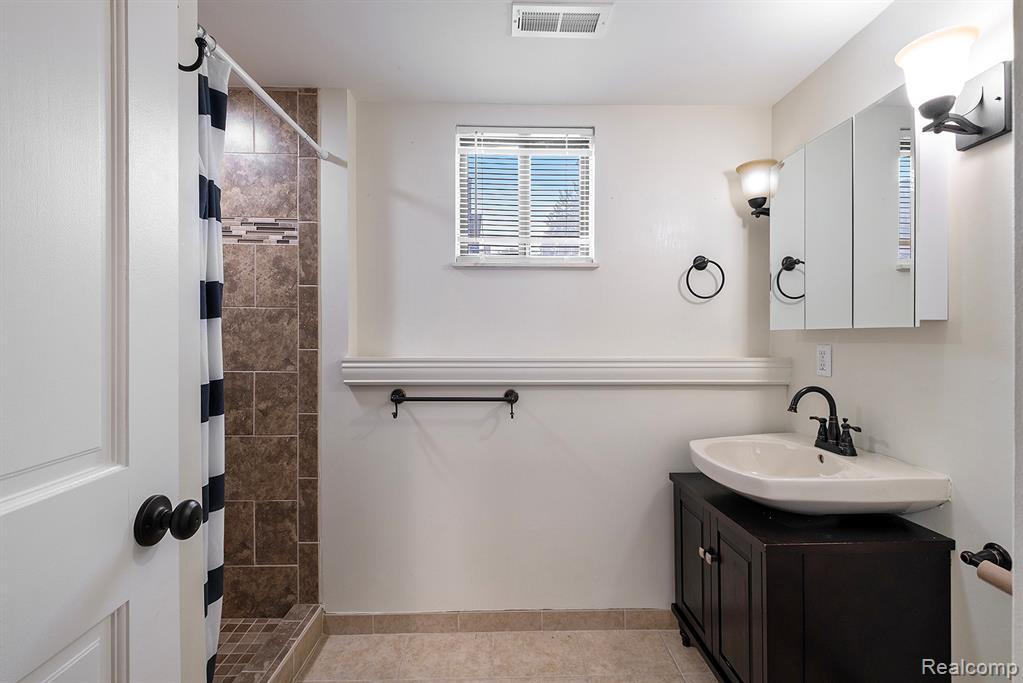 12147 Torrey Road, Fenton, MI 48430 — Photo 14