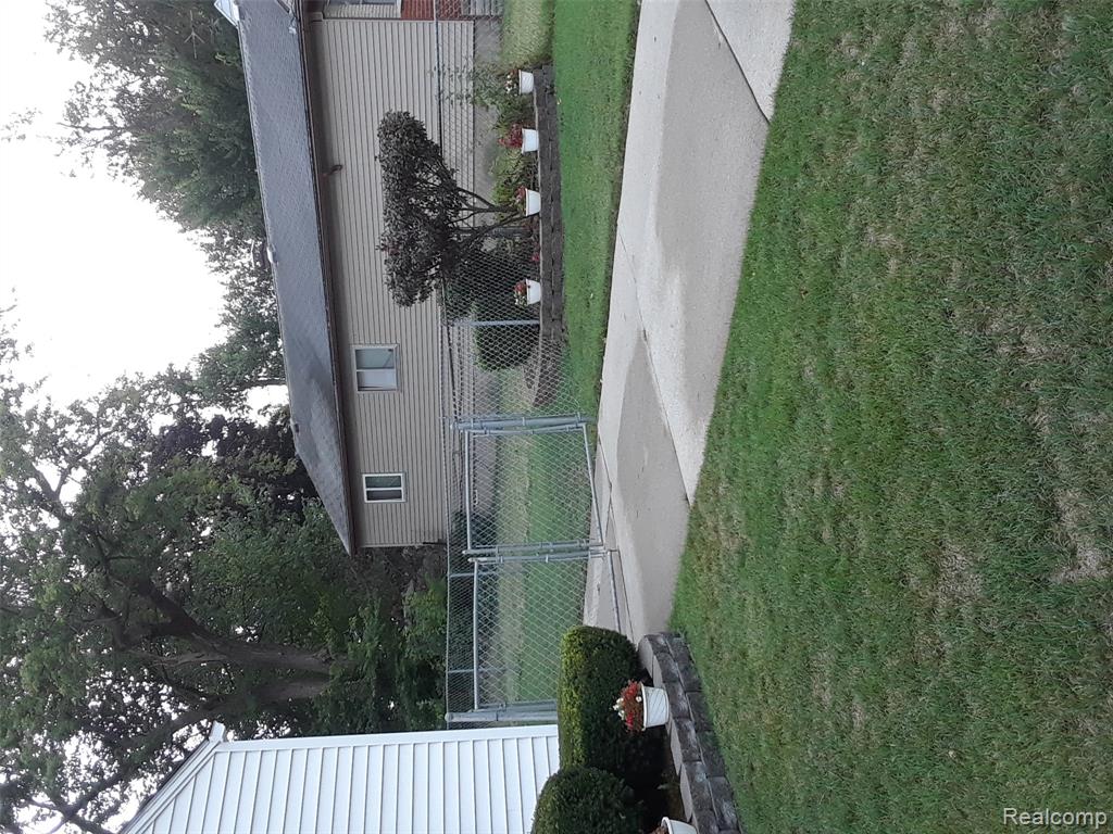 11747 W Outer Drive, Detroit, MI 48223 — Photo 2