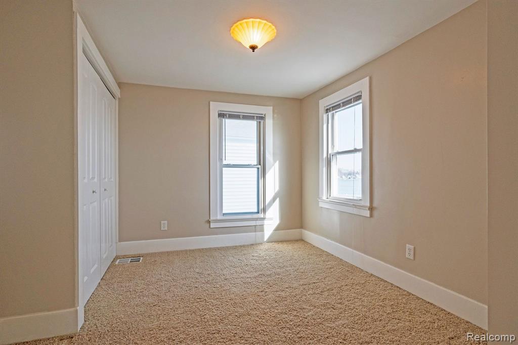 9568 MAIN Street, Whitmore Lake, MI 48189 — Photo 29