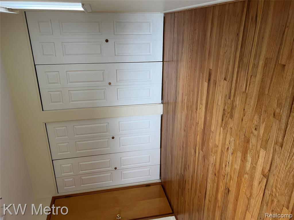 8251 Darlene Street, Warren, MI 48093 — Photo 10