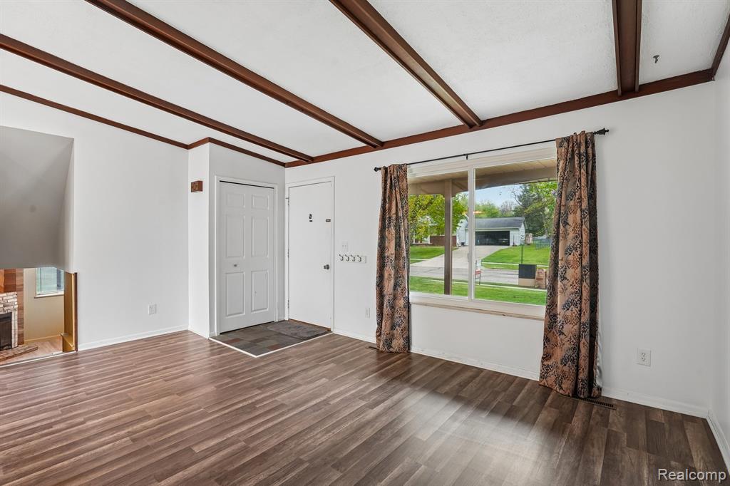 717 Murphy Court, Linden, MI 48451 — Photo 5