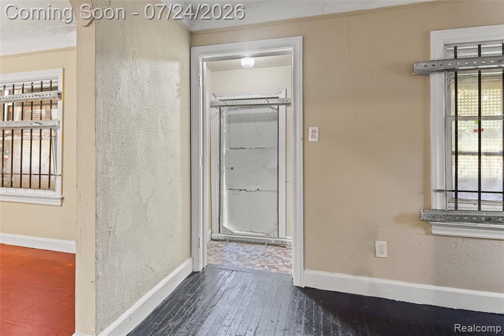 9910 Somerset Avenue - Photo 2