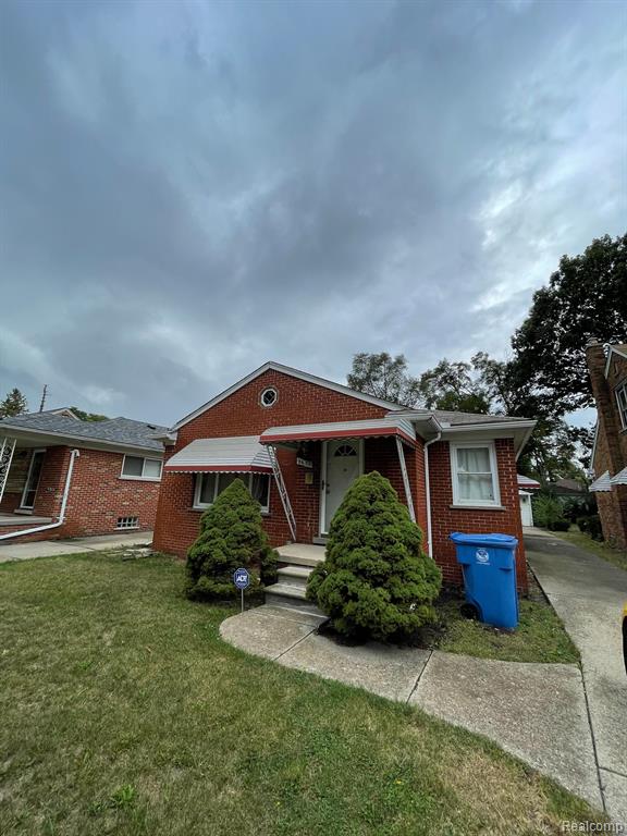 8655 RIVERDALE Street, Dearborn Heights, MI 48127 — front exterior
