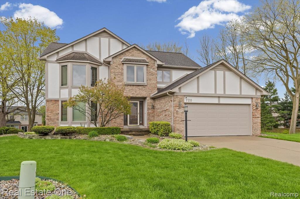 720 Essex Drive, Rochester Hills, MI 48307 — front exterior