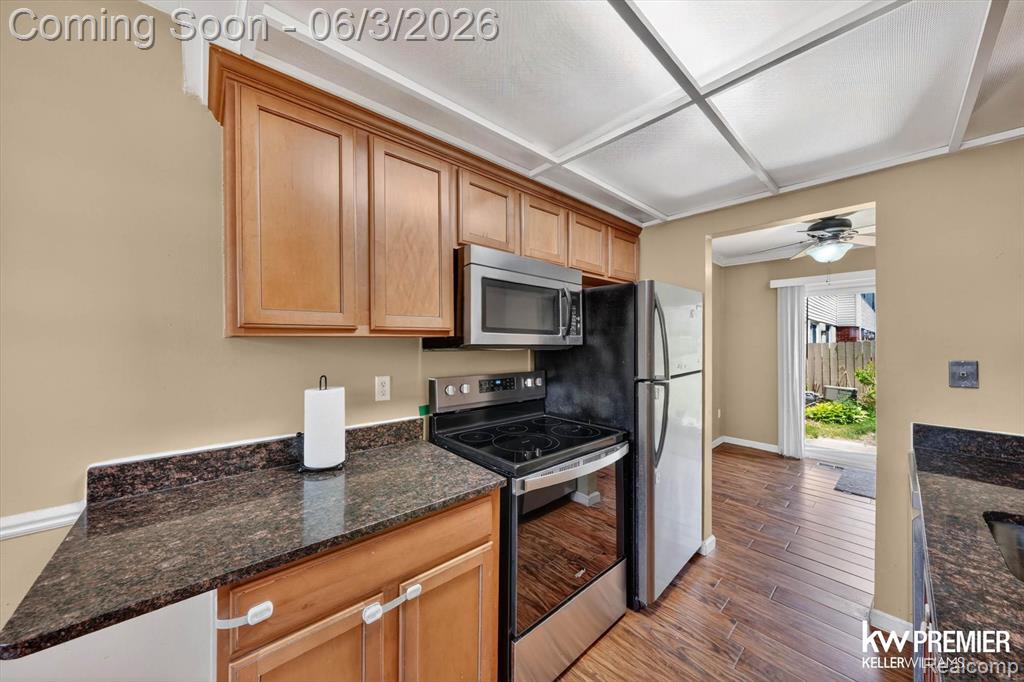 955 Kirts Boulevard, Troy, MI 48084 — Photo 9
