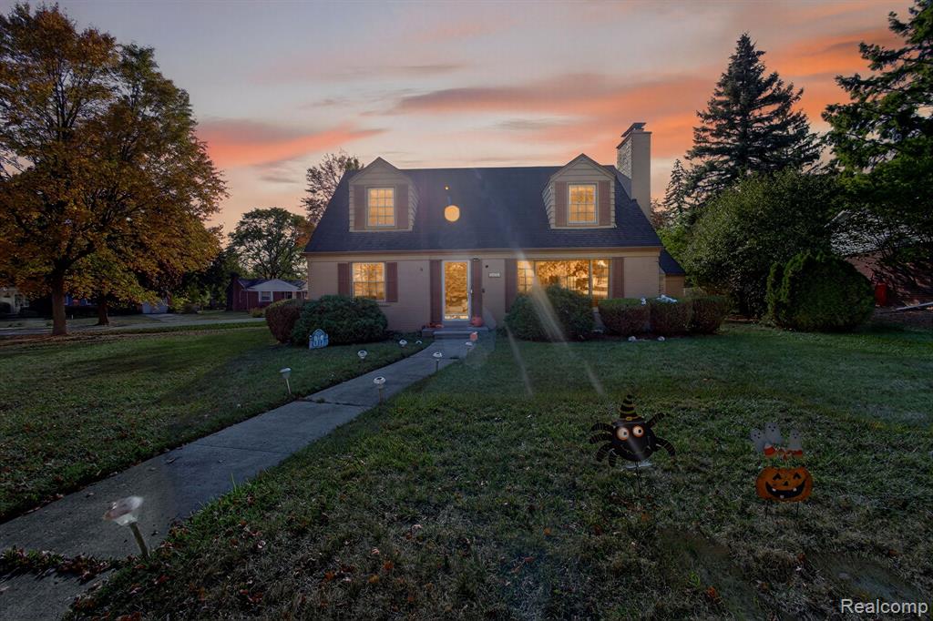 28025 Sunset Boulevard W, Lathrup Village, MI 48076 — Photo 2