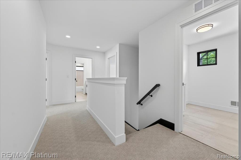 1309 Walloon Way, Orion, MI — Photo 12
