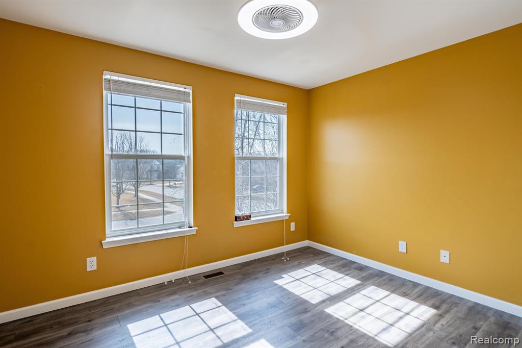 9535 GLENHILL Drive, Ypsilanti, MI 48198 — Photo 30