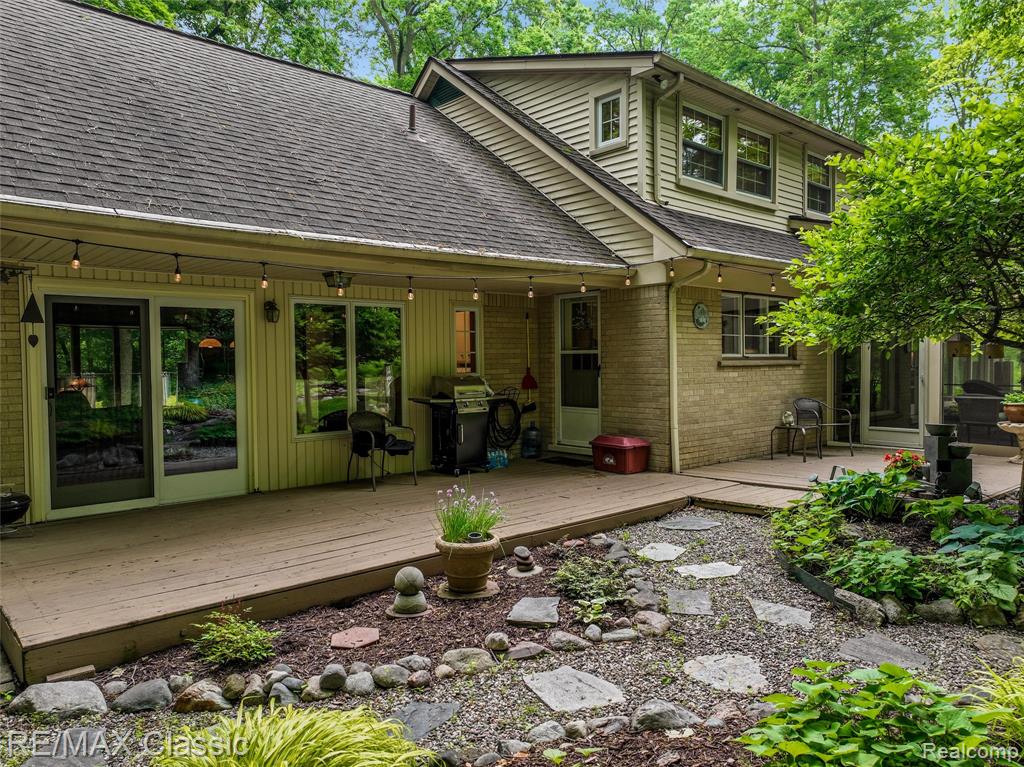 45100 Thornapple Lane, Northville, MI 48168 — Photo 37