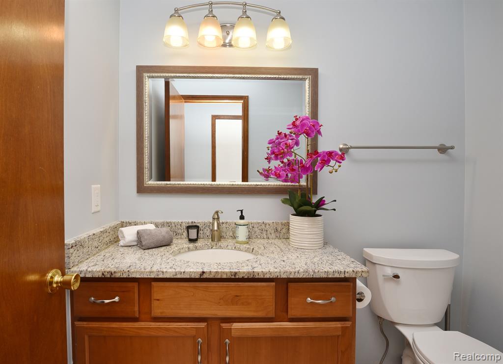 6186 Smithfield Drive, Troy, MI 48085 — Photo 15