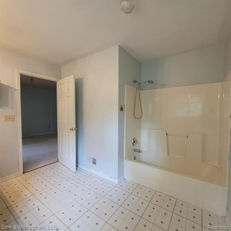 846 HOLMES Road, Ypsilanti, MI 48198 — Photo 24