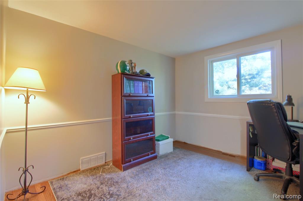 8650 Buffalo Drive, Commerce Twp, MI 48382 — Photo 23