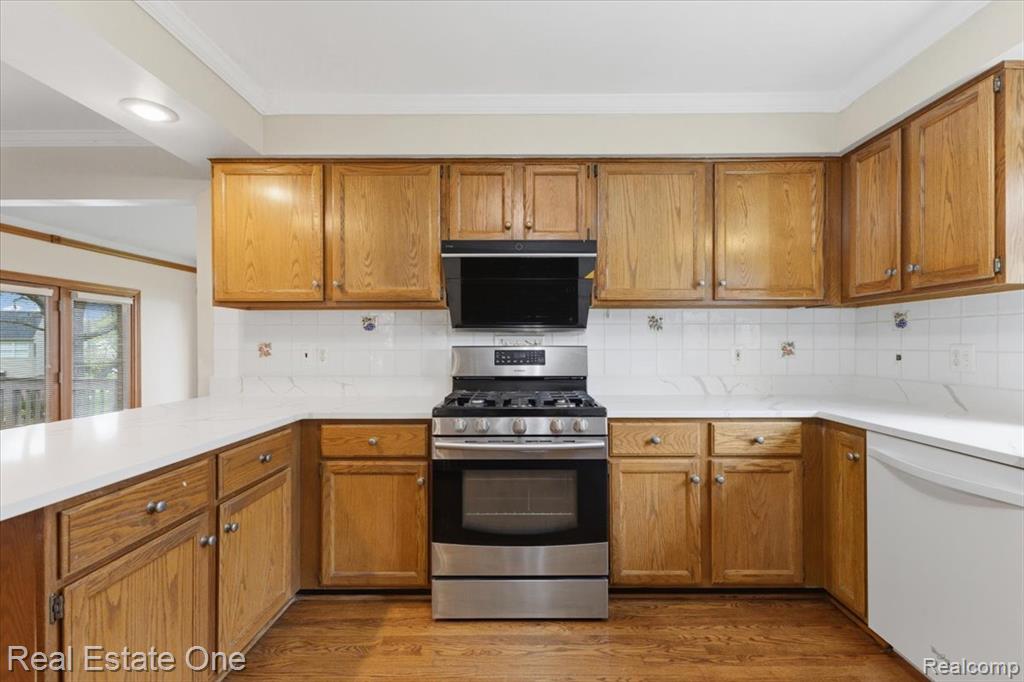 720 Essex Drive, Rochester Hills, MI 48307 — Photo 7