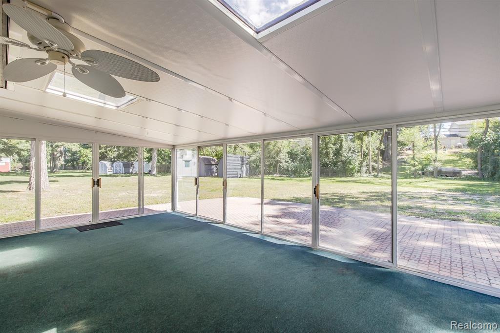 5357 Farm Road, Waterford, MI 48327 — Photo 34