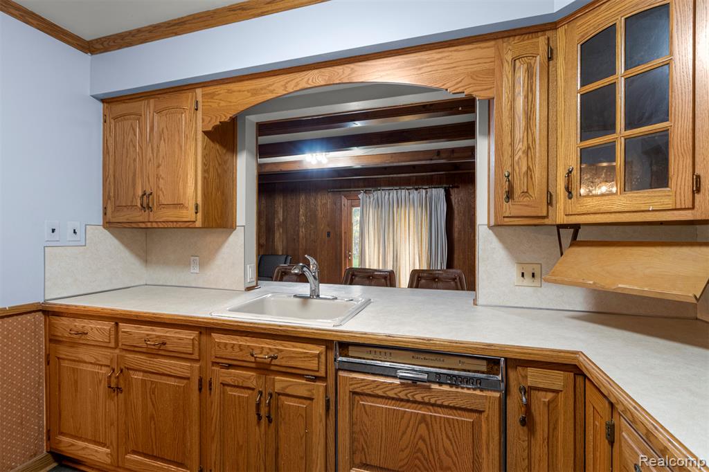 7241 Lucerne Street, Dearborn Heights, MI 48127 — Photo 27