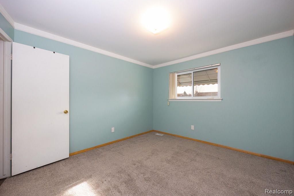 40137 WALTER Drive, Sterling Heights, MI 48310 — Photo 24