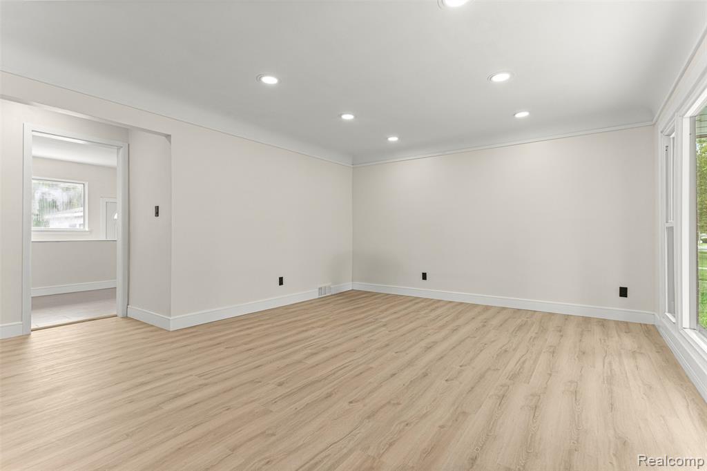 6981 Amboy Street, Dearborn Heights, MI 48127 — Photo 5