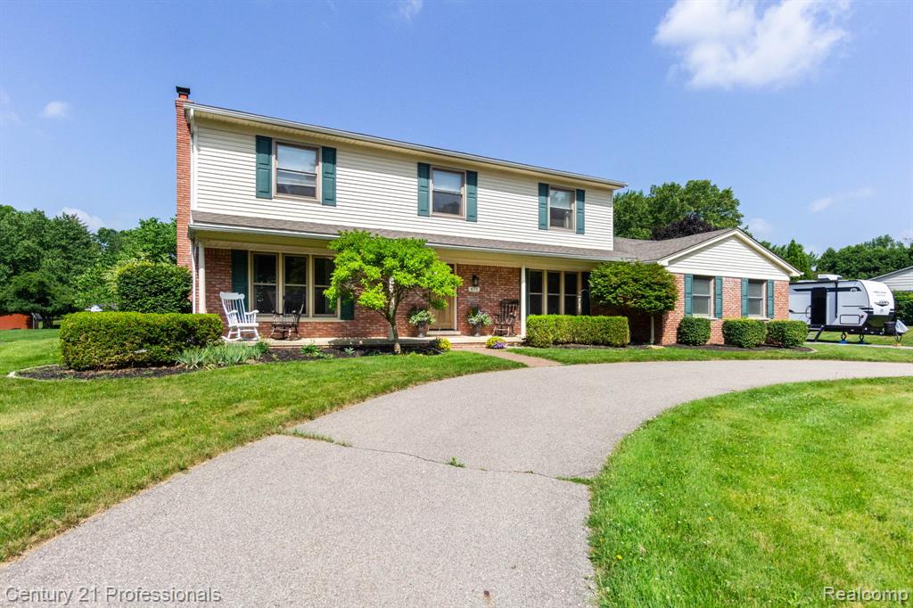671 Bridgestone Drive, Rochester Hills, MI 48309 — Photo 2