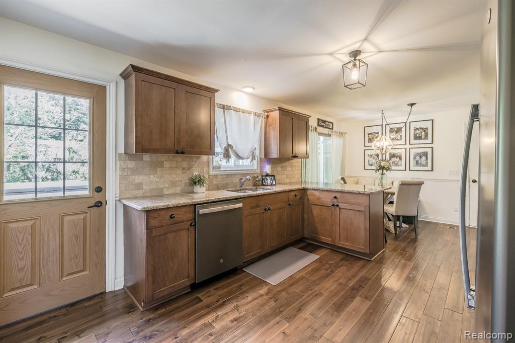 5701 Parkdale Street, Shelby Twp, MI 48317 — Photo 7