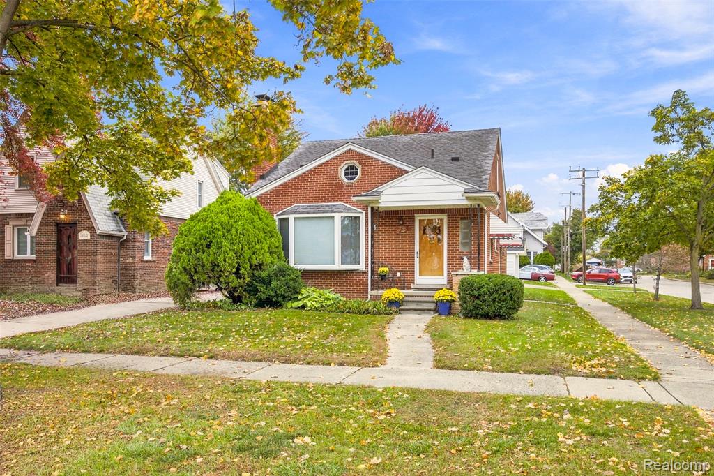 2000 N York Street, Dearborn, MI 48128